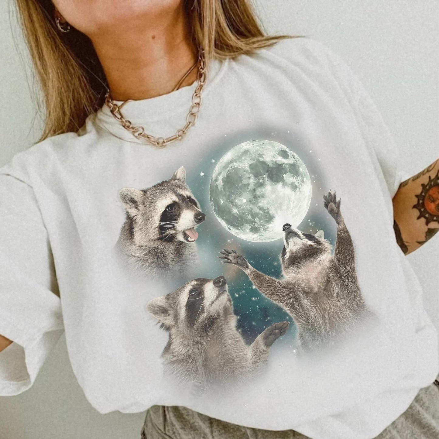 Three Raccoons Howling at the Moon Vintage Retro T-Shirt - Printed Tales