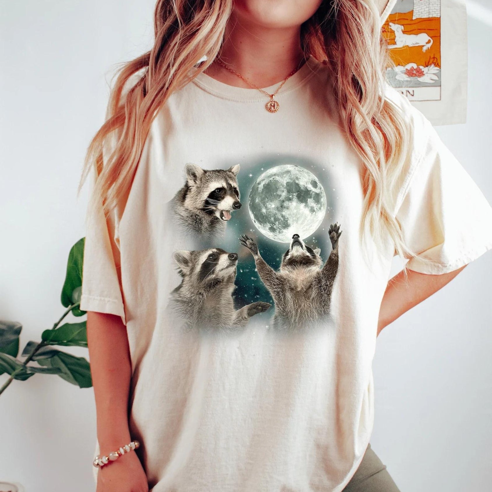 Three Raccoons Howling at the Moon Vintage Retro T-Shirt - Printed Tales