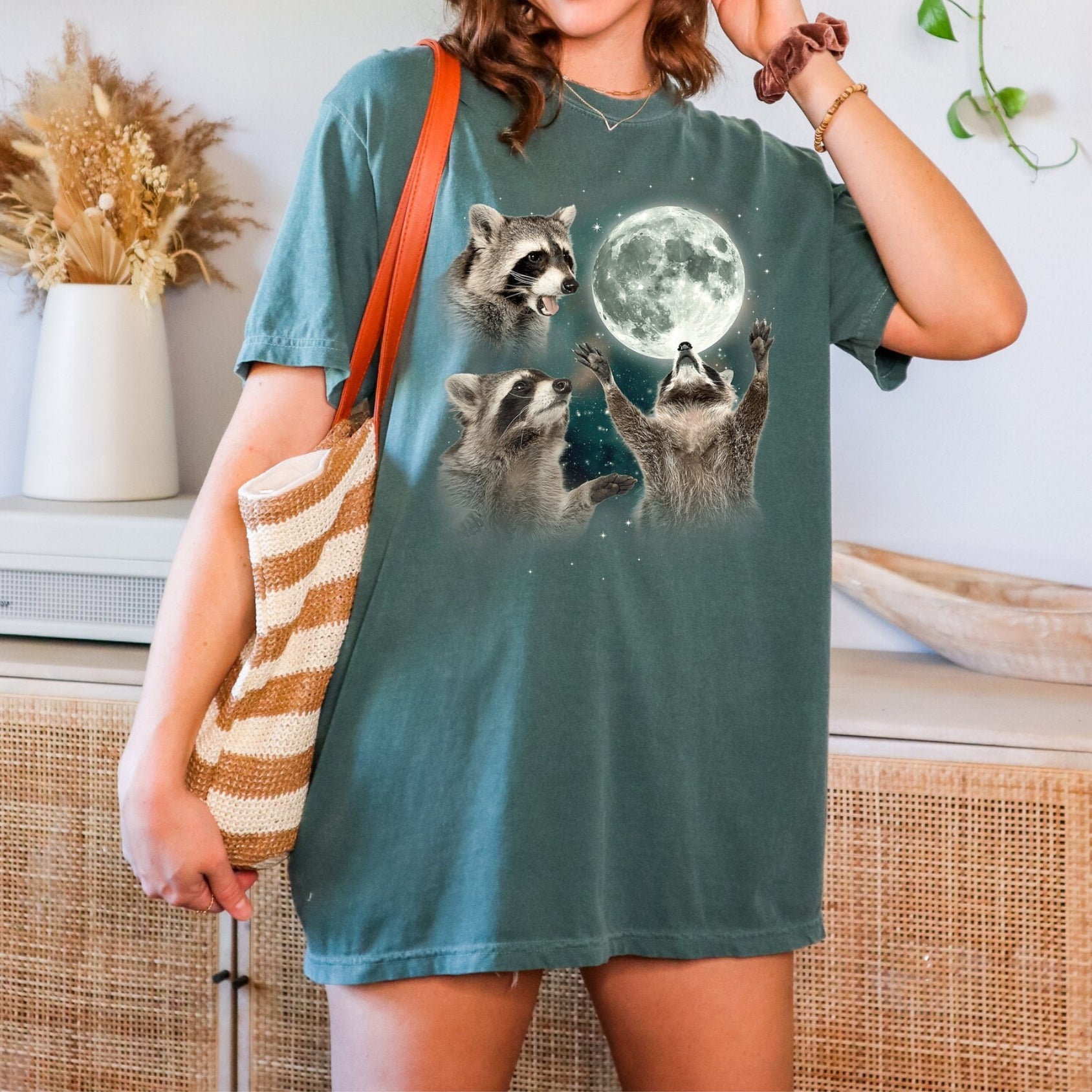 Three Raccoons Howling at the Moon Vintage Retro T-Shirt - Printed Tales
